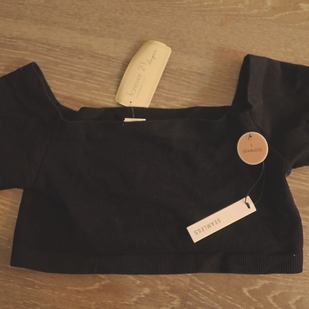 Black crop top